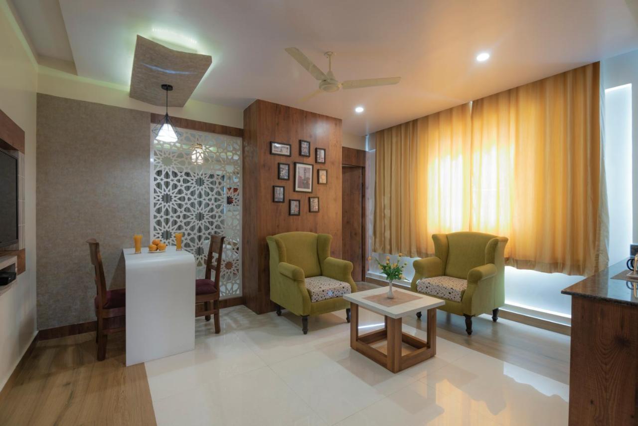 Hotel Monarch International Bangalore Exterior photo