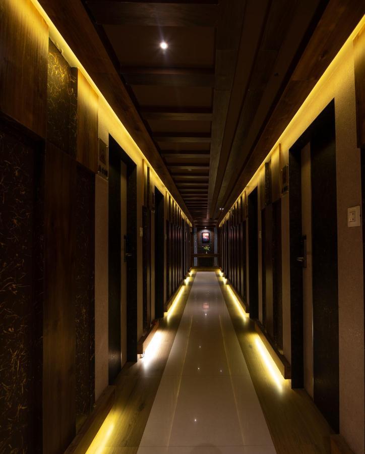 Hotel Monarch International Bangalore Exterior photo
