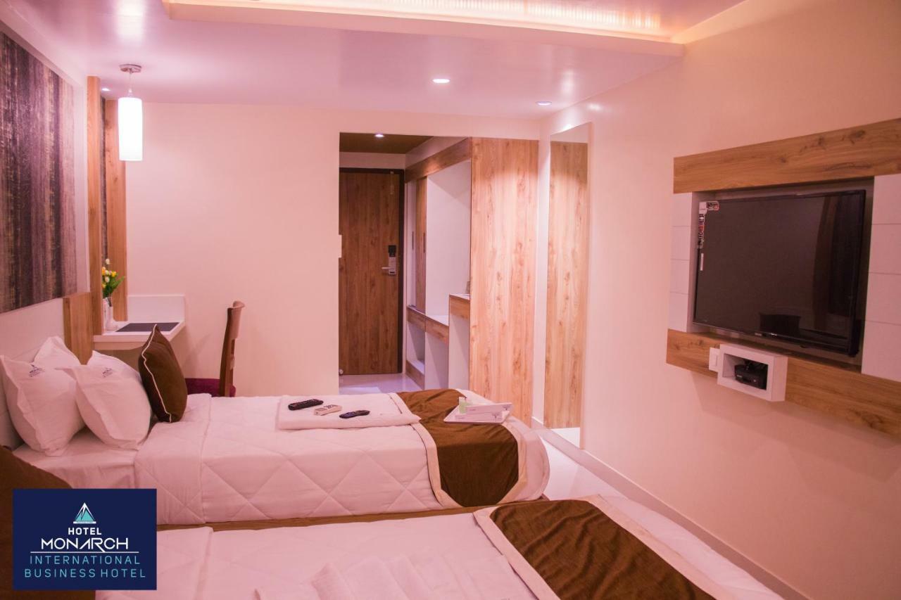 Hotel Monarch International Bangalore Exterior photo