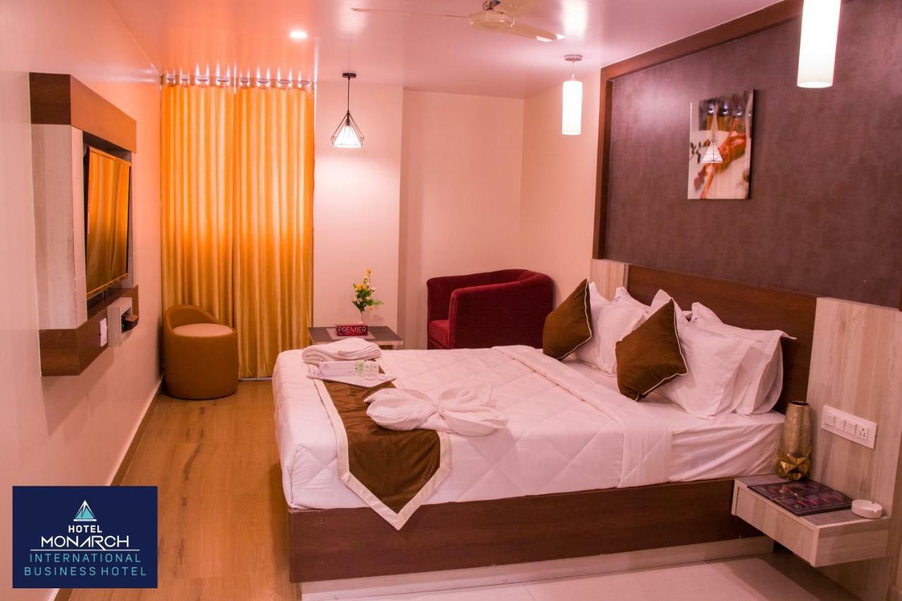 Hotel Monarch International Bangalore Exterior photo